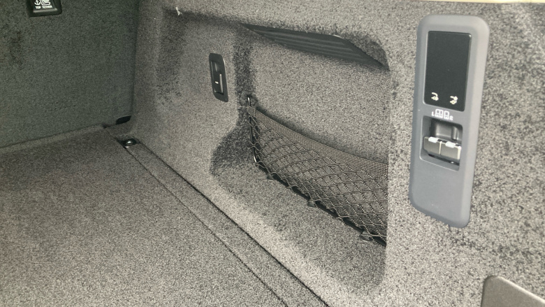 Land Rover Range Rover 3.0 D300 SE 4dr Auto Diesel Estate